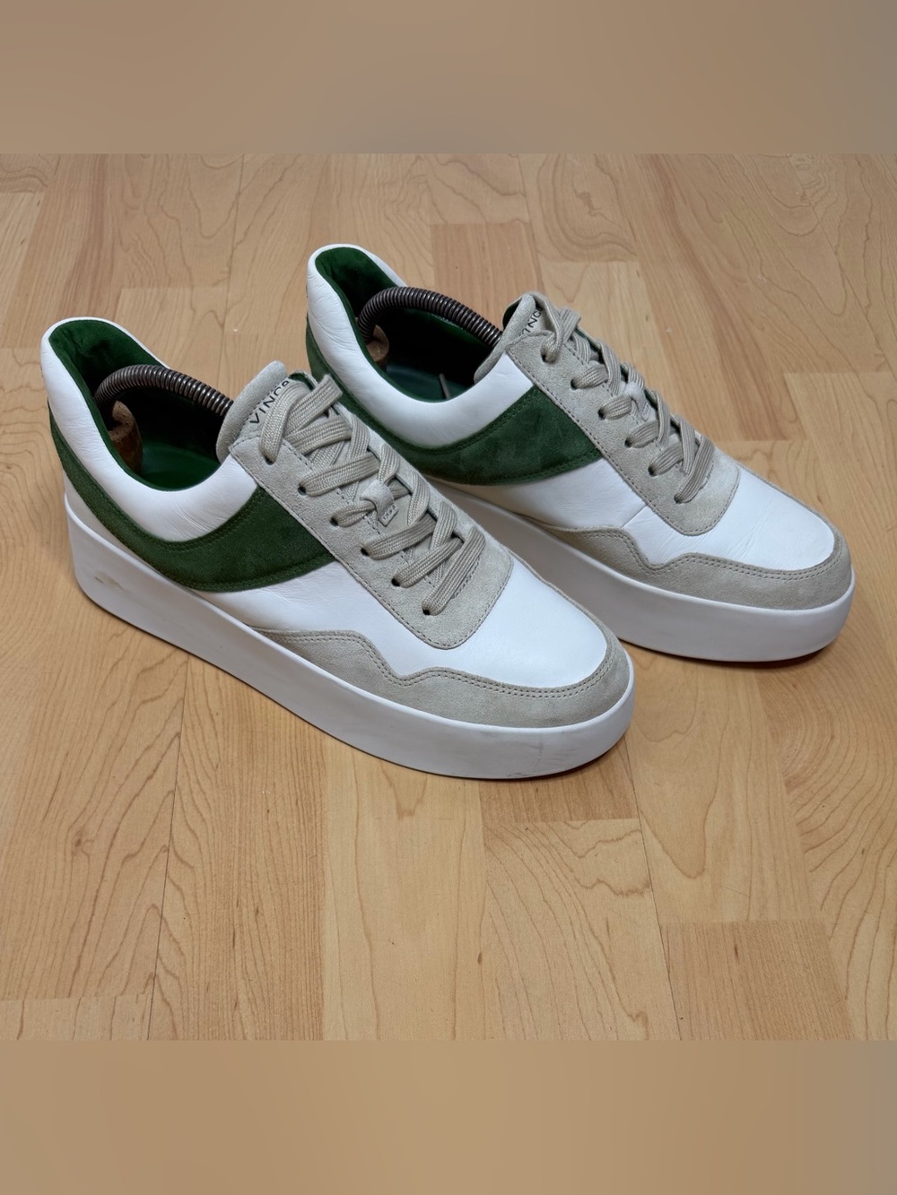Vince White Leather Sneakers with Green Suede Panel and Gray Trim 8.5 - Picture 2 of 11
